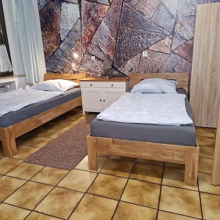 3, 4 Schlafzimmer, 3 X Bad Dusche, Grosse Kueche, Aufenthaltsraum מוארס
