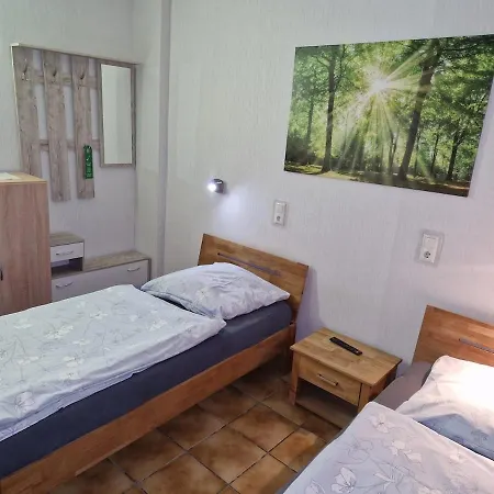3, 4 Schlafzimmer, 3 X Bad Dusche, Grosse Kueche, Aufenthaltsraum דירה