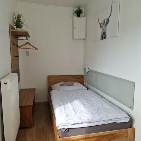 3, 4 Schlafzimmer, 3 X Bad Dusche, Grosse Kueche, Aufenthaltsraum Appartement *