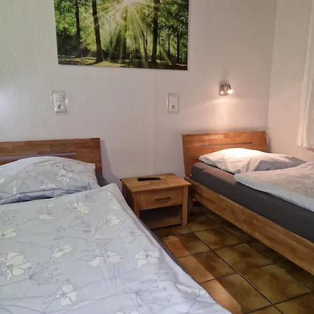 3, 4 Schlafzimmer, 3 X Bad Dusche, Grosse Kueche, Aufenthaltsraum